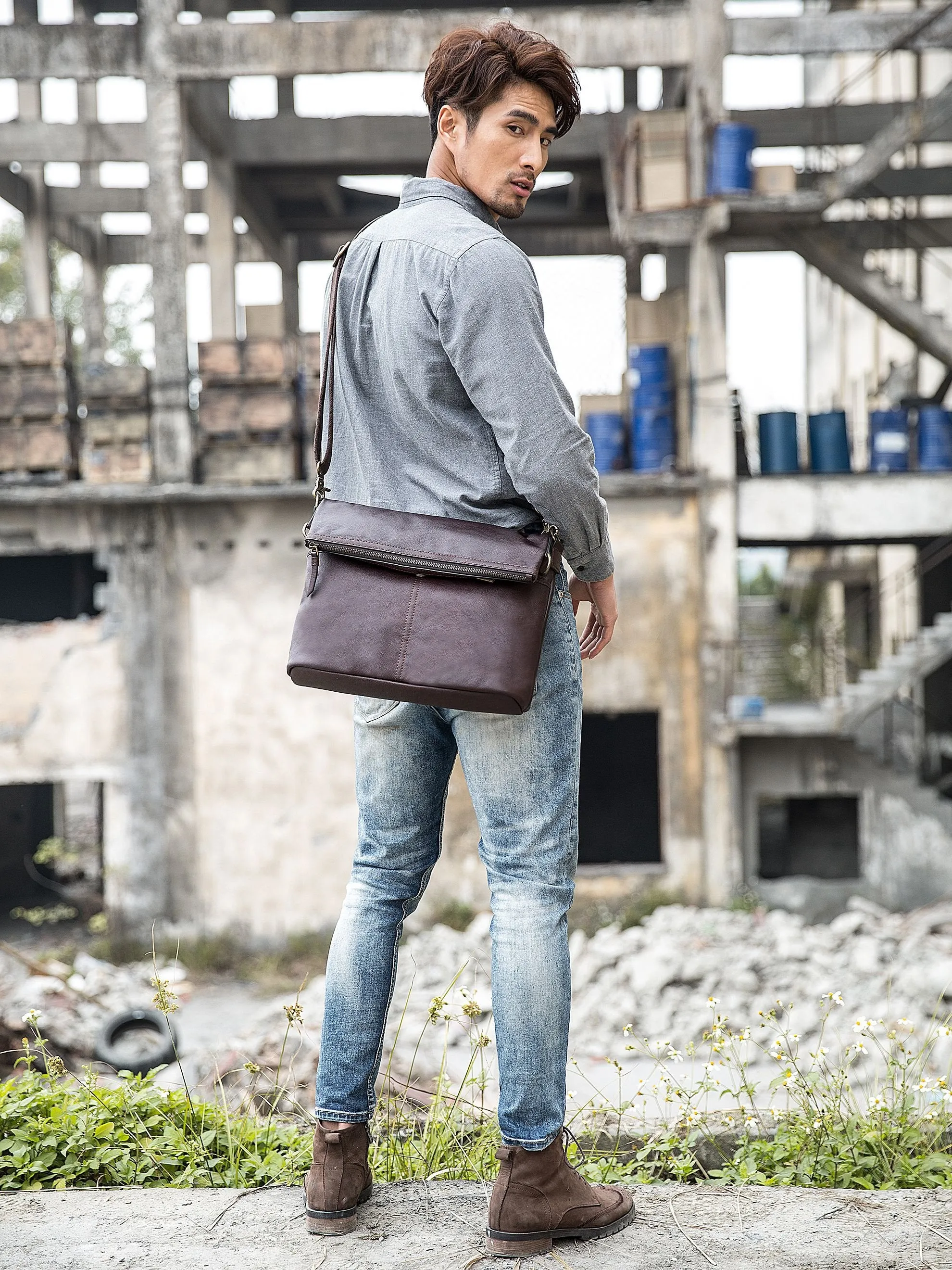 Brown Cool Leather Mens 11 inches Side Bags Messenger Bags Khaki Leather Courier Bag for Men