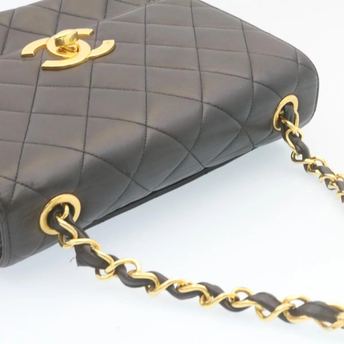 Chanel Matelasse Chain Flap Shoulder Bag Lamb Skin Black Gold CC Auth 28632A