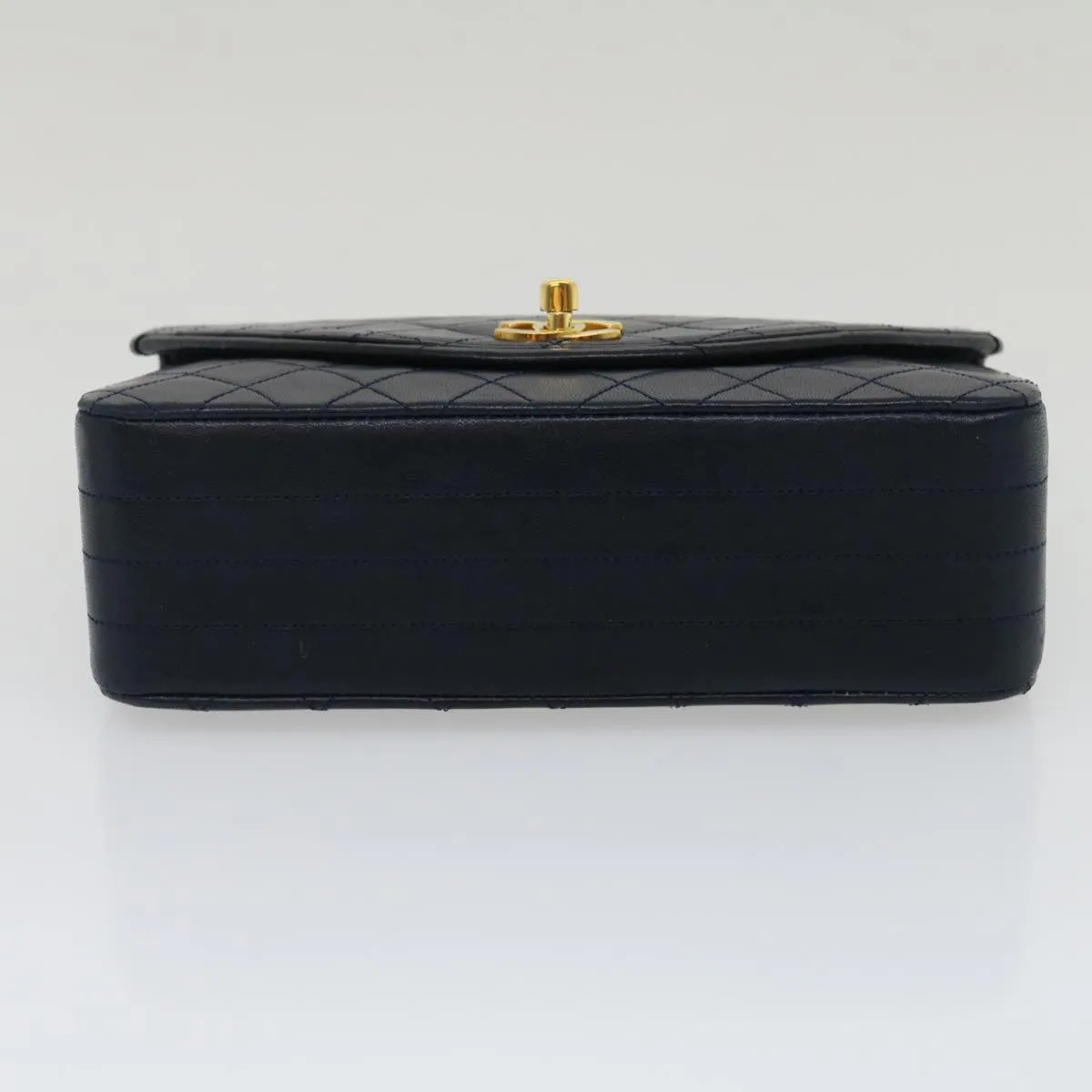 Chanel Matelasse Chain Flap Shoulder Bag Lamb Skin Navy Gold CC Auth am2602gA
