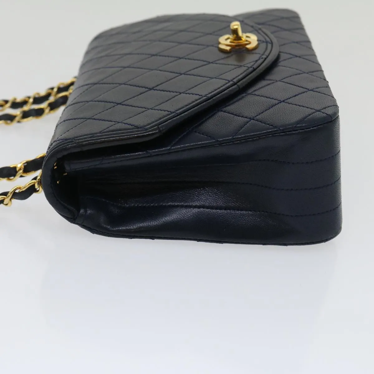 Chanel Matelasse Chain Flap Shoulder Bag Lamb Skin Navy Gold CC Auth am2602gA