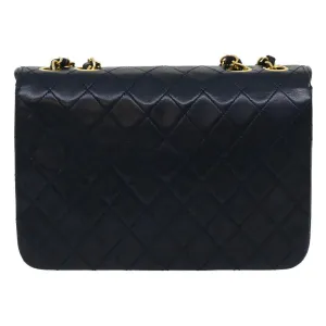 Chanel Matelasse Chain Flap Shoulder Bag Lamb Skin Navy Gold CC Auth am2602gA