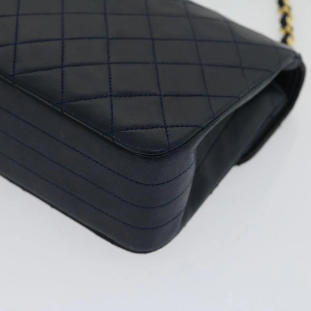 Chanel Matelasse Chain Flap Shoulder Bag Lamb Skin Navy Gold CC Auth am2602gA