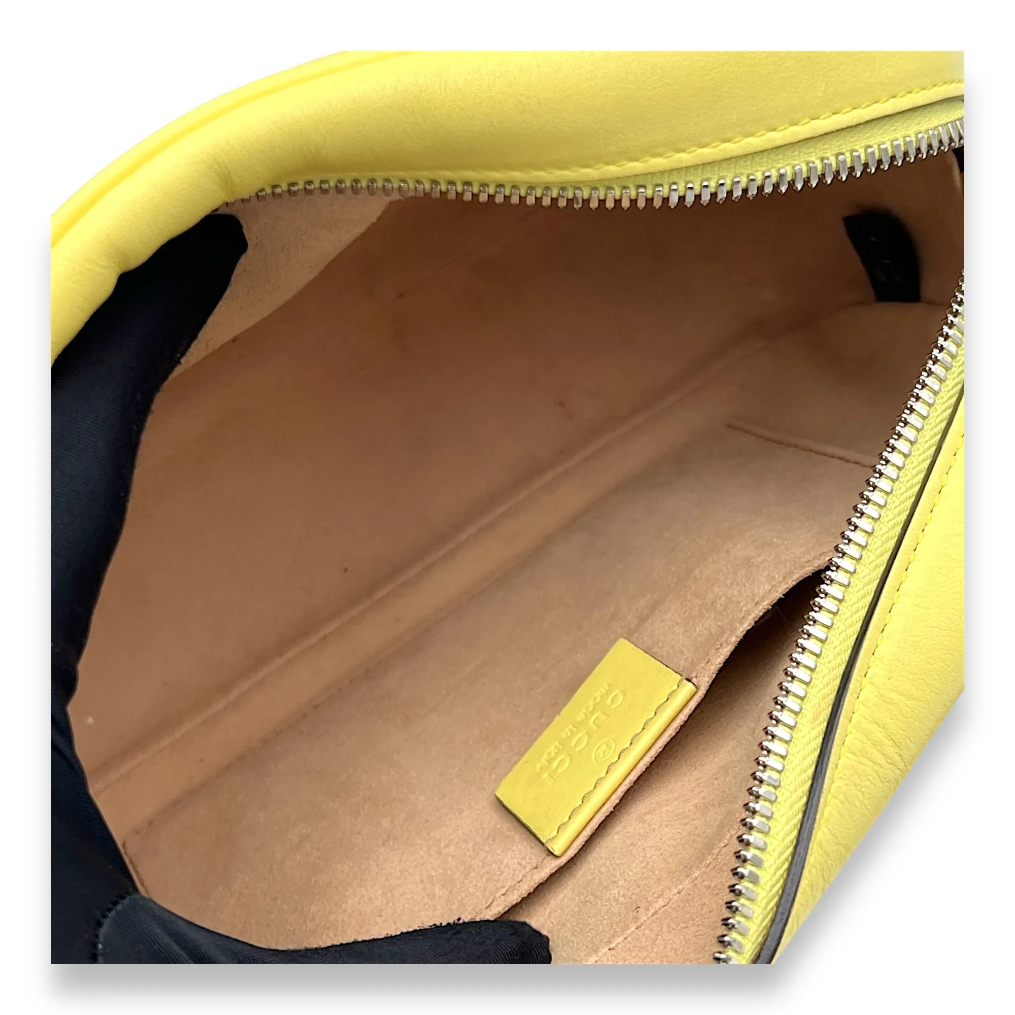 GG Marmont Crossbody Bag Medium Yellow in Calfskin, Silver hardware