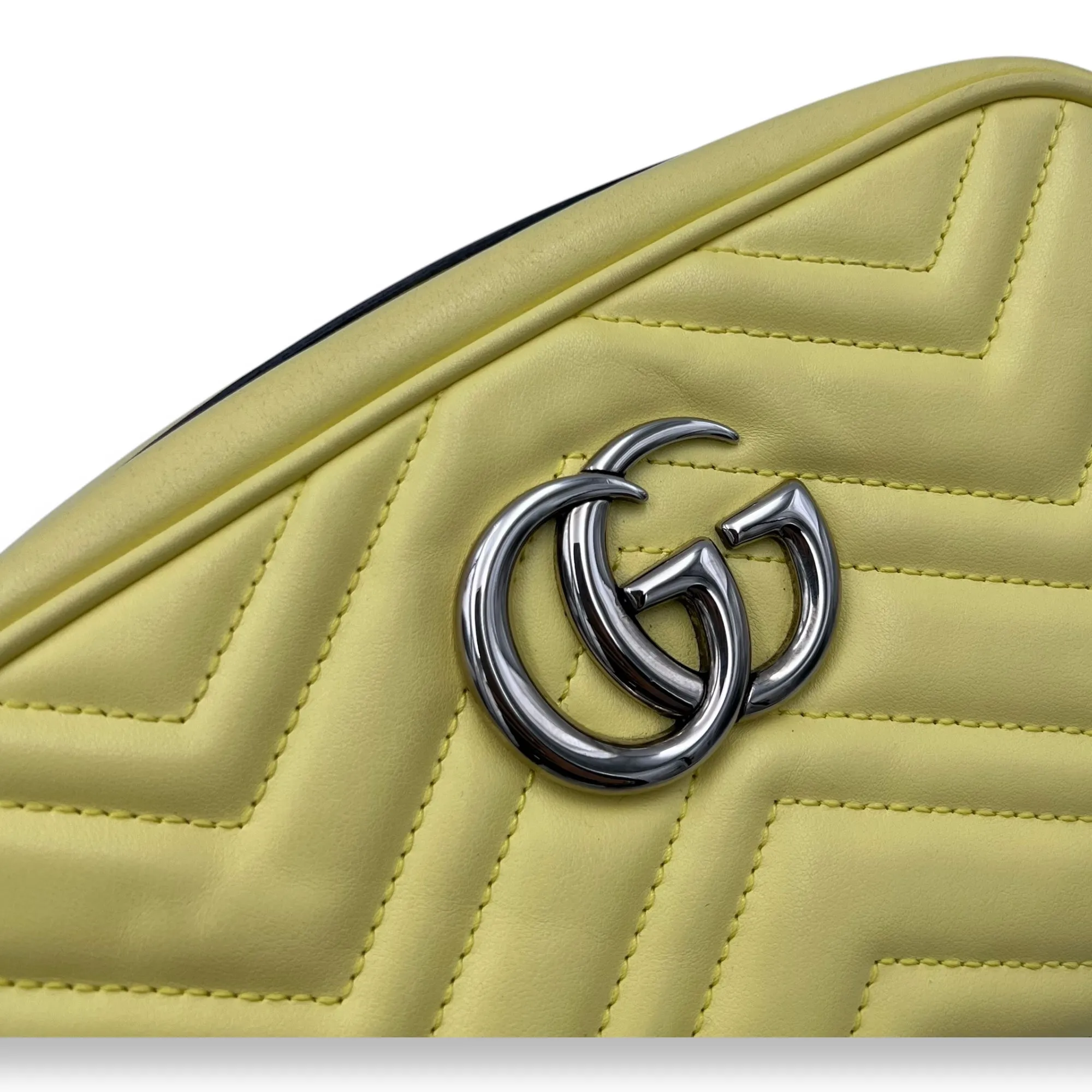 GG Marmont Crossbody Bag Medium Yellow in Calfskin, Silver hardware