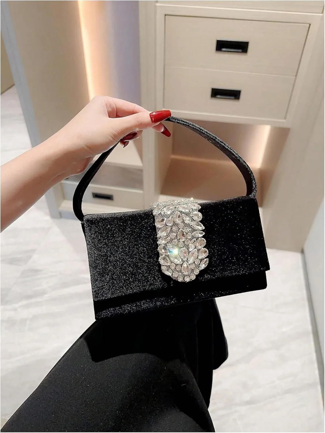 QWINEE Women's Velvet Sparkling Rhinestone Evening Handbags Cocktail Party Clutch Chain Mini Square Crossbody Handbags