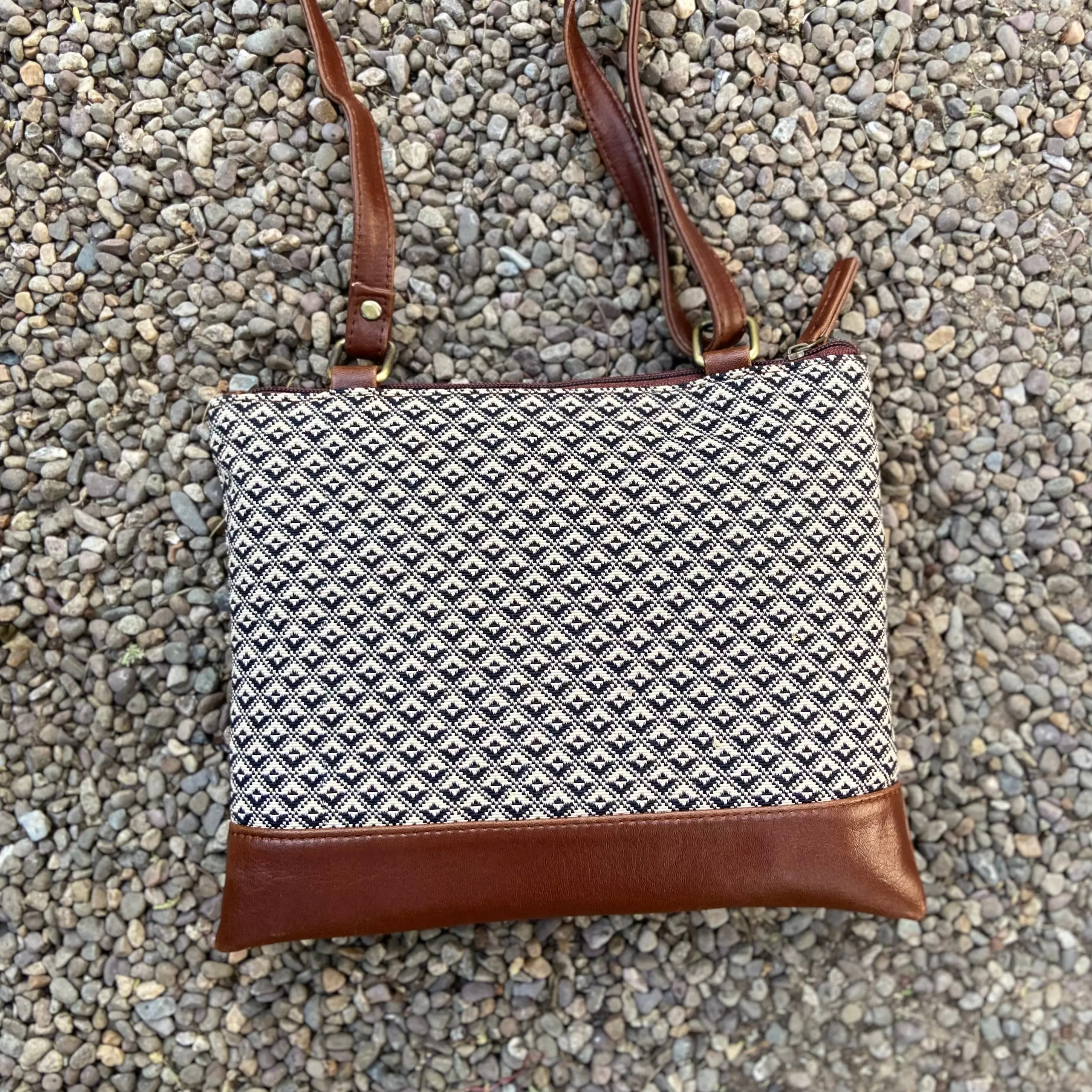 The Everyday Sling Bag (Magpie)